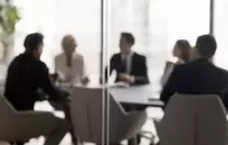 Dev banka binlerce çalışanını işten çıkarıyor