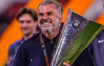 Fenerbahçe ile anılıyordu! Ange Postecoglou yeni takımına imzayı attı