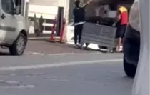 Esenyurt'ta Kargo Çalışanlarının Paket Fırlatma Anları Kamerada