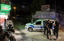 İzmir'de Tartışma Kanlı Bitti: Eşini Vuran Şüpheli Kendini de Yaraladı