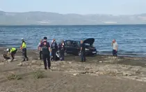 Akaryakıt Nedeniyle Göl'e Düşen Otomobilde Sürücü Hafif Yaralandı