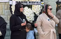 Ünlü oyuncu Burcu Özberk'in acı günü