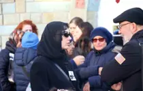 Ünlü oyuncu Burcu Özberk'in dedesi son yolculuğuna uğurlandı