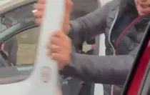 Ataşehir'de trafikte tartıştığı kadın sürücünün aracına saldırdı; şüpheli gözaltında