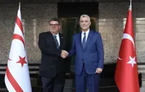 Bakan Bolat, KKTC Maliye Bakanı Berova ile bir araya geldi