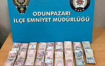 Kendini polis olarak tanıtıp 316 bin 700 TL'lik ziynet eşyasını dolandırdı, kısa sürede yakalandı