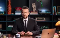 Sekizinci Aile finalinde büyük sürpriz! Hazal Kaya gözyaşlarını tutamadı