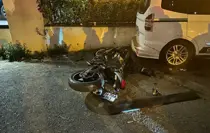 Ataşehir'de yolcu servisine çarpan motosikletteki 2 kişi yaralandı