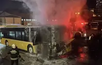 Yozgat'ta park halindeki halk otobüsünde çıkan yangın söndürüldü