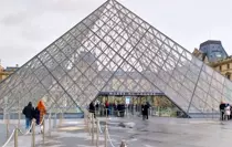 Dünyaca ünlü müzenin başına gelmeyen kalmadı