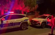 Eşinin eve dönmesini isteyen koca, rast gele ateş açtı; gözaltına alındı