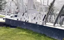 Aksaray merkeze mevsimin ilk karı yağdı