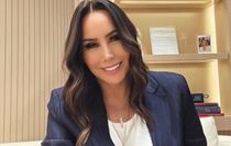 Asena doğum gününde böyle coştu! Dansı ve tarzıyla dikkat çekti