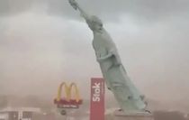 Özgürlük Heykeli devrildi mi, neden yıkıldı? Özgürlük Heykeli kaç metre, replikası nerede, orijinali nerede?