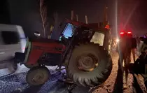 Kastamonu'da traktör ile cipin çarpıştığı kazada 3 kişi yaralandı