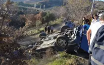 Manisa'da şarampole devrilen otomobilin sürücüsü yaralandı