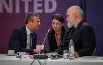 Özgür Özel Brüksel'de konuştu, AK Parti'den tepkiler peş peşe geldi