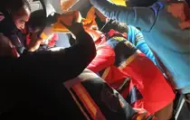 Malatya'da trambüs direğine çarpan otomobildeki 2 kişi yaralandı