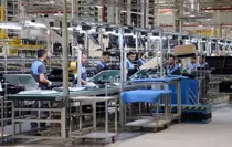 Bu fabrikadaki maaşlar dudak uçuklatır! İşçilere yüzde 100 zam