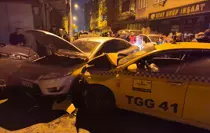 Sultangazi'deki trafik kazasında 2 kişi yaralandı