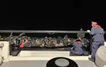 İzmir açıklarında 44 düzensiz göçmen yakalandı, 18 düzensiz göçmen kurtarıldı