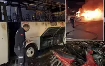 Minibüste çıkan yangın, park halindeki 5 motosiklete sıçradı