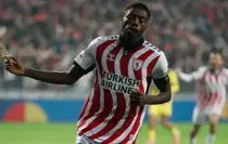 Fenerbahçe ile adı anılan futbolcuya teknik direktörü ateş püskürdü