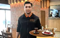 Yabancı turist, garsona verdiği 50 avro bahşişi bir gün sonra geri istedi