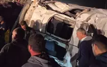 Adana'da devrilen işçi servisinde 2 kişi yaralandı