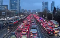 İstanbul'da akşam saatlerinde trafik yoğunluğu yüzde 90'a çıktı