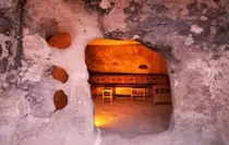 Tarihi Hasankeyf'teki 5 bin yıllık insan eliyle oluşturulmuş 10 mağara turizme açıldı