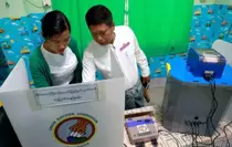 Myanmar'da halk parlamento seçiminin ikinci turu için sandık başında