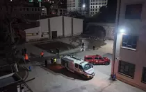 İstinat duvarının lise bahçesine çöktüğü anlar kamerada