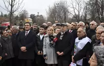 CHP'den emekli maaşlarına ilişkin TBMM önünde açıklama