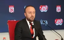 Sivasspor Kulübü Başkanı Özçoban'dan transfer tahtası açıklaması Açıklaması