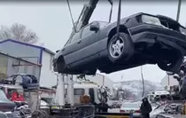 Ankara'da yurt dışından gelen araçları parça parça söken hurdacılara operasyon; 2 gözaltı