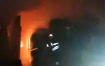 Hatay'da konteyner alevlere teslim oldu