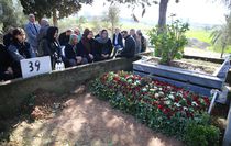 Adana'da eski ÇÜ Rektörlüğü Özel Kalem Müdürü Meral Kara Delen mezarı başında anıldı