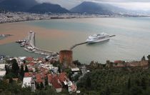 Alanya'da sağanak sonrası denizin rengi değişti