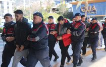 Antalya'da dolandırıcılık operasyonunda yakalanan 6 zanlı tutuklandı
