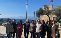 Antalya'da turizm çalışanları, Kaleiçi'nde ''Edebiyat Yürüyüşü'' düzenledi
