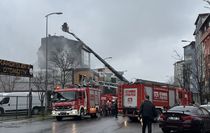 Ataşehir'de iş yerinde çıkan yangın itfaiye ekiplerince söndürüldü