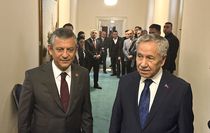 CHP Genel Başkanı Özel, eski TBMM Başkanı Arınç'ı ziyaret etti