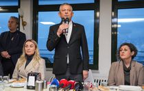 CHP Genel Başkanı Özel, İstanbul'da tutuklu yakınlarıyla iftar programında konuştu Açıklaması