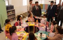 Hatay Valisi Masatlı, yeniden inşa edilen kütüphanede incelemelerde bulundu
