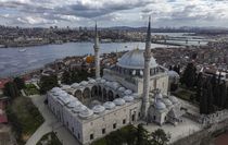 İSTANBUL'UN SELATİN CAMİLERİ - Haliç'e hakim konumuyla İstanbul'un siluetinde öne çıkan eser: Yavuz Sultan Selim Camisi