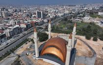 İzmir'de 5 bin kişilik Hacı Mustafa Tekinalp Camisi açılışa hazırlanıyor