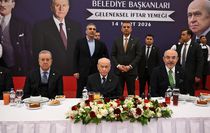 MHP Genel Başkanı Devlet Bahçeli, partisinin belediye başkanlarıyla iftarda bir araya geldi Açıklaması