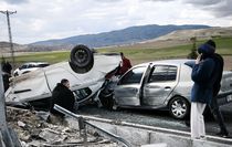 Nevşehir'de iki otomobilin çarpışması sonucu 3 kişi yaralandı