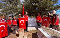 Niğde'de bayram öncesi şehit mezarlarının bakım ve temizliği yapıldı